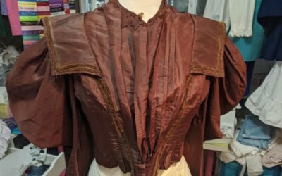 Examining an 1890s Bodice